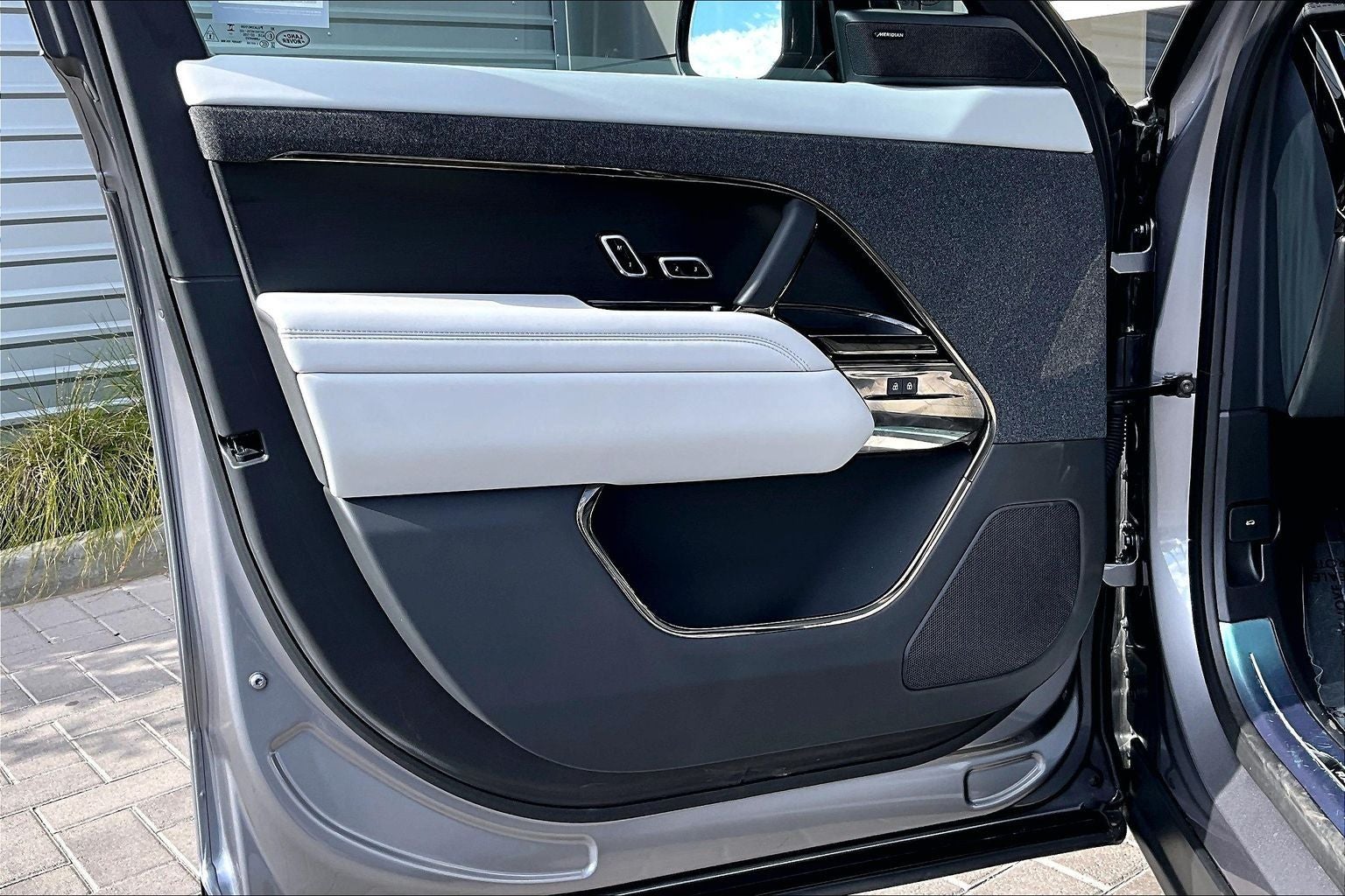 2025 Land Rover Range Rover Sport S