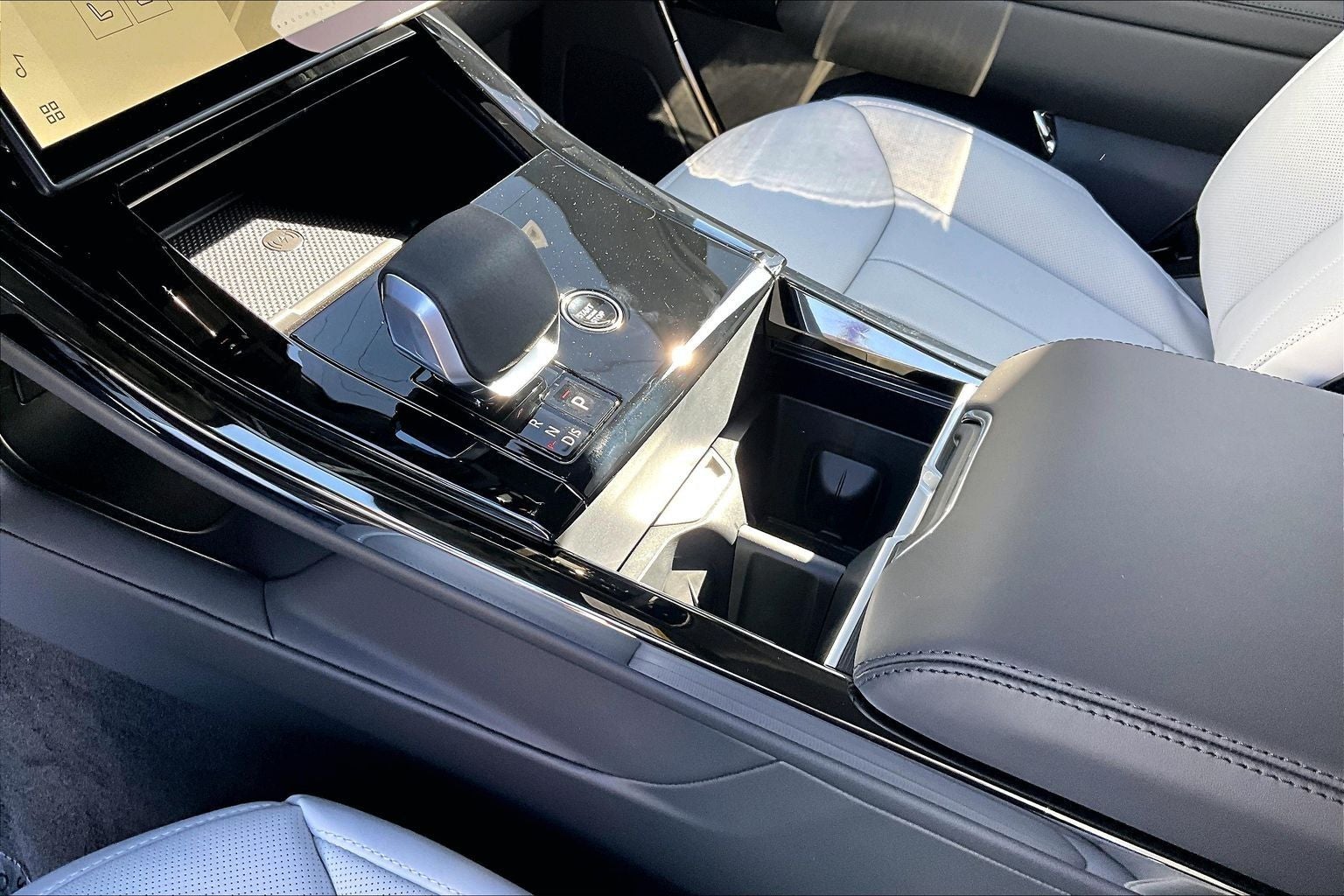 2026 Land Rover Range Rover Sport Plug-in Hybrid Dynamic SE