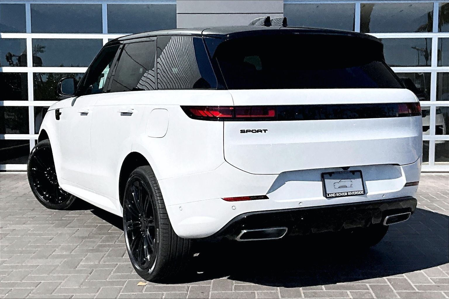 2026 Land Rover Range Rover Sport Plug-in Hybrid Dynamic SE