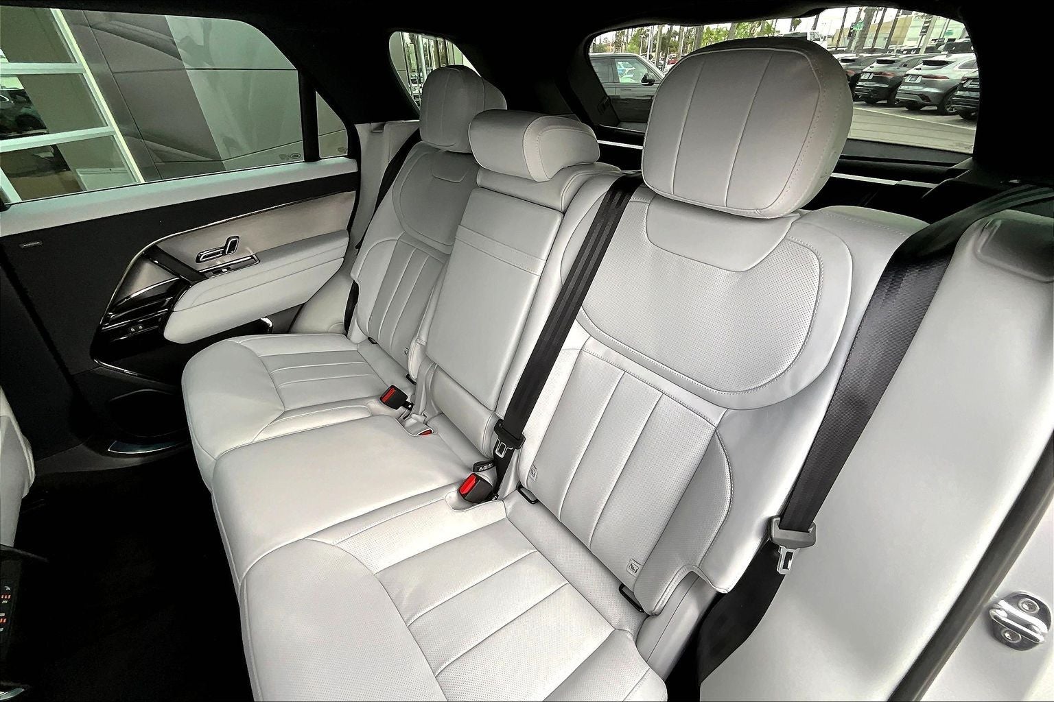 2026 Land Rover Range Rover Sport SE