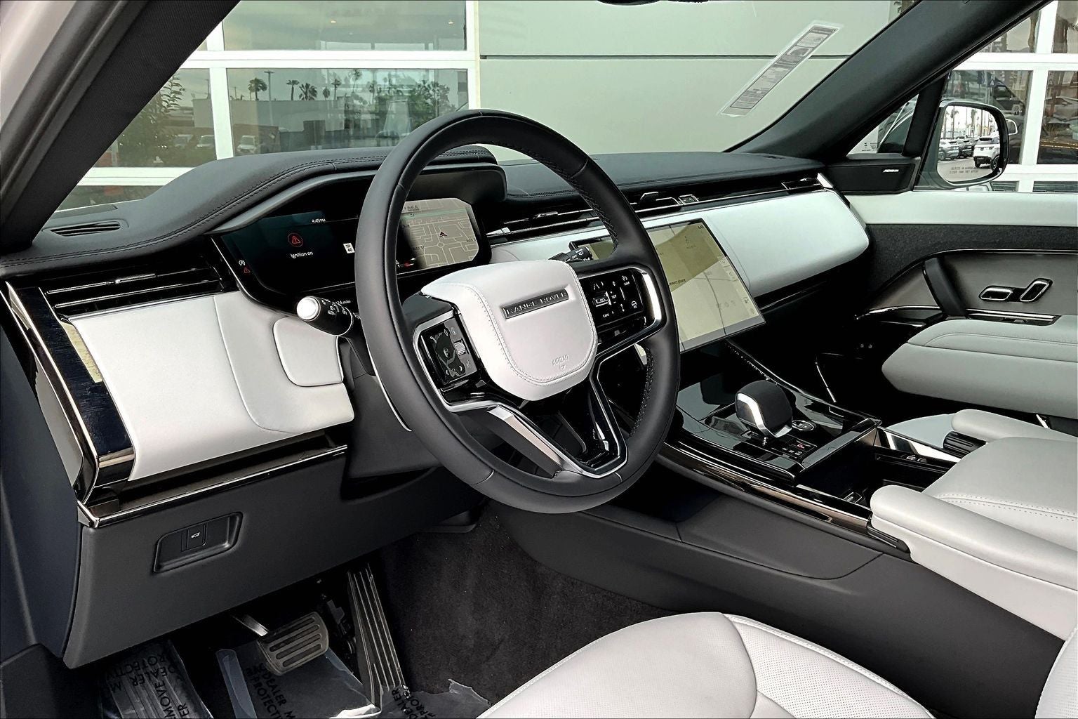 2026 Land Rover Range Rover Sport SE