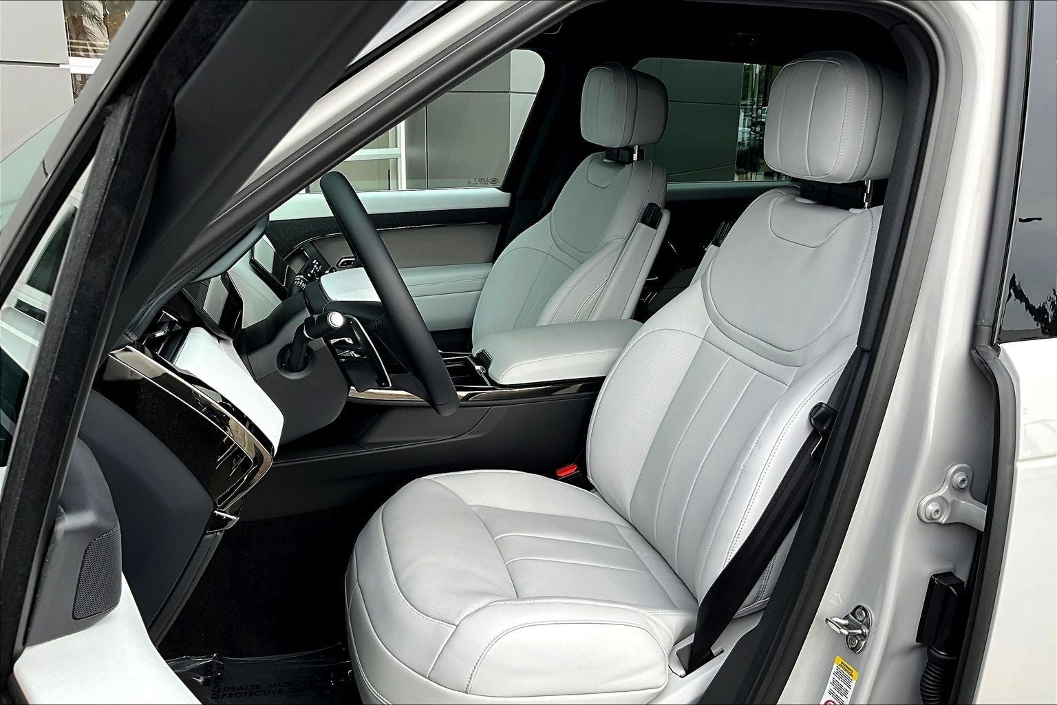 2026 Land Rover Range Rover Sport SE