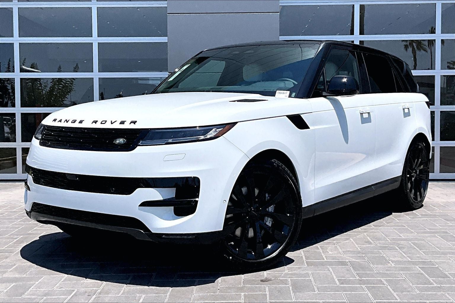 2026 Land Rover Range Rover Sport SE