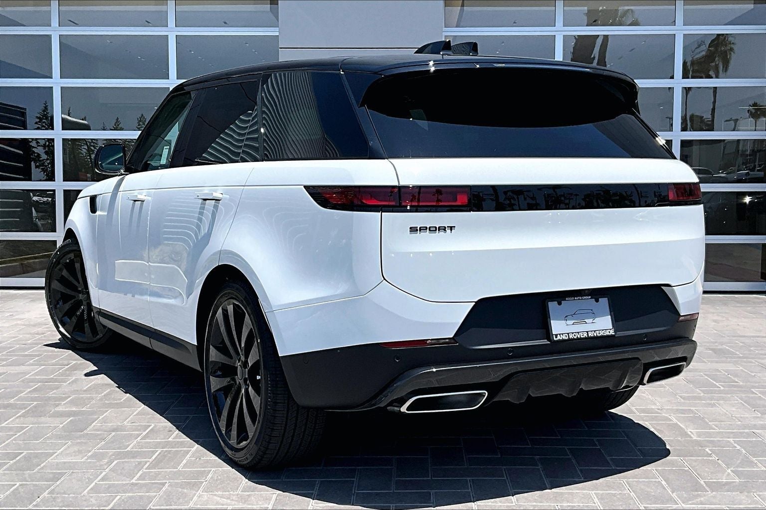 2026 Land Rover Range Rover Sport SE