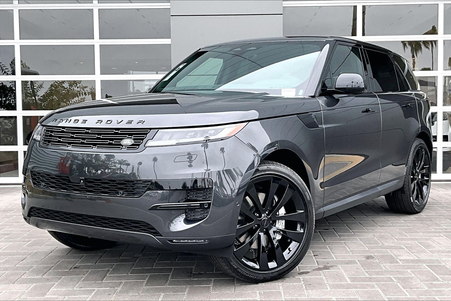 2026 Land Rover Range Rover Sport SE