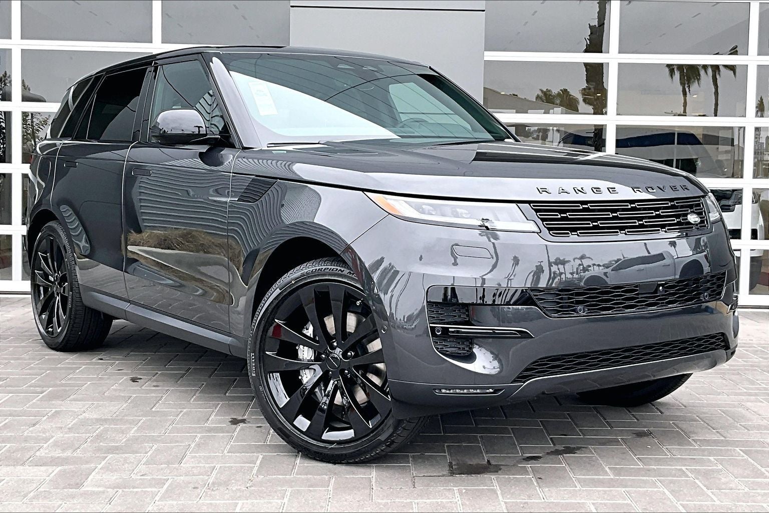 2026 Land Rover Range Rover Sport SE