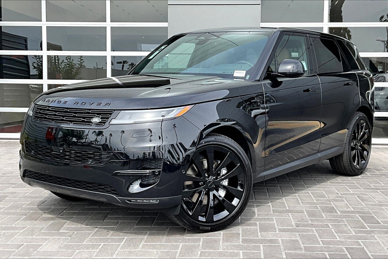 2026 Land Rover Range Rover Sport SE