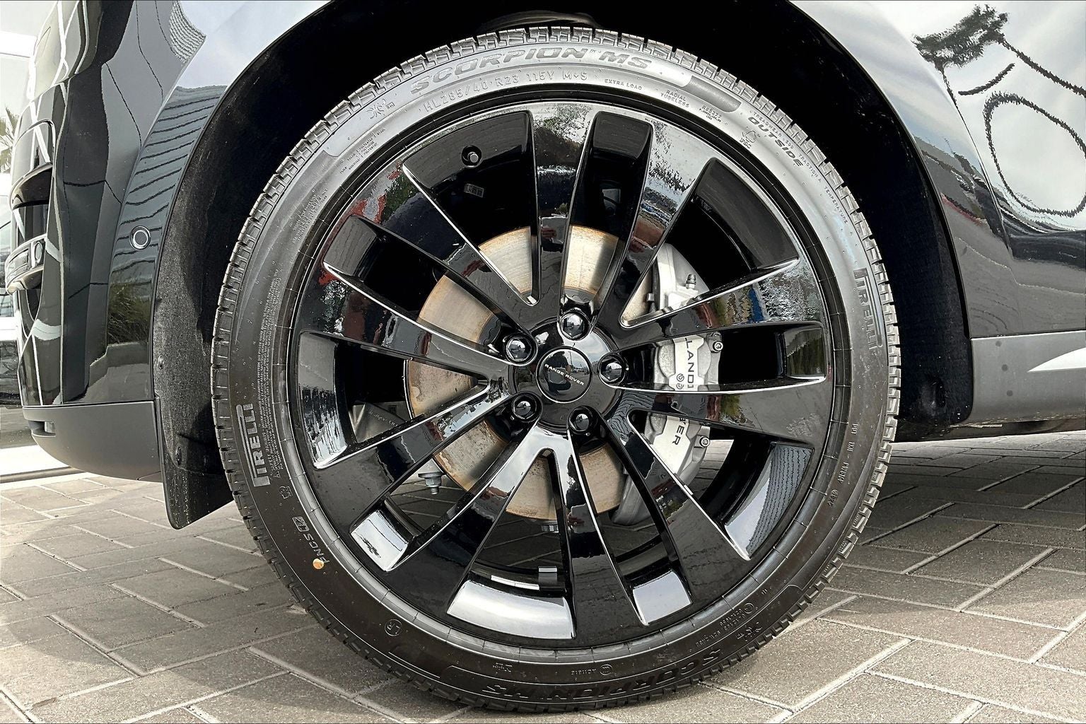 2026 Land Rover Range Rover Sport SE