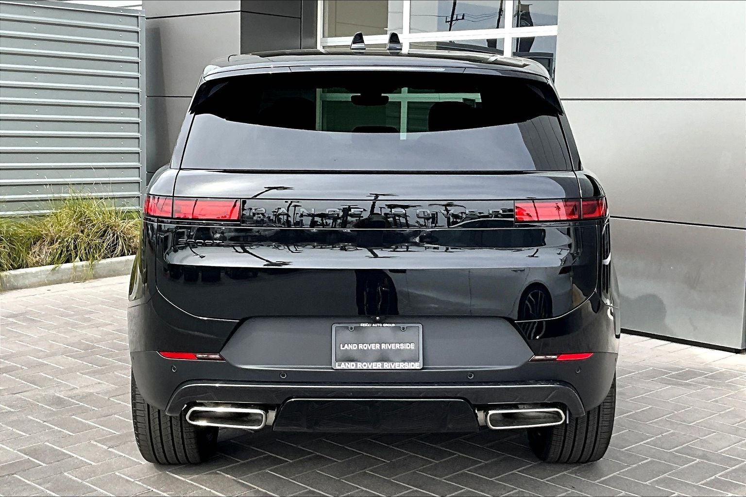 2026 Land Rover Range Rover Sport SE