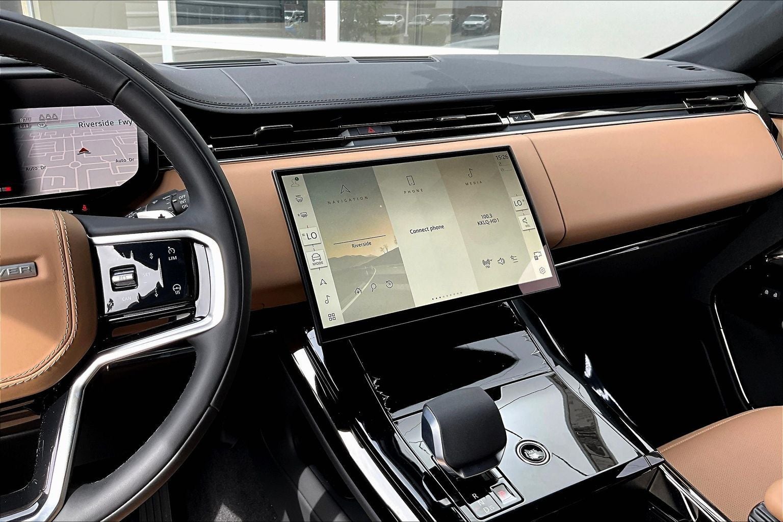 2026 Land Rover Range Rover Sport SE