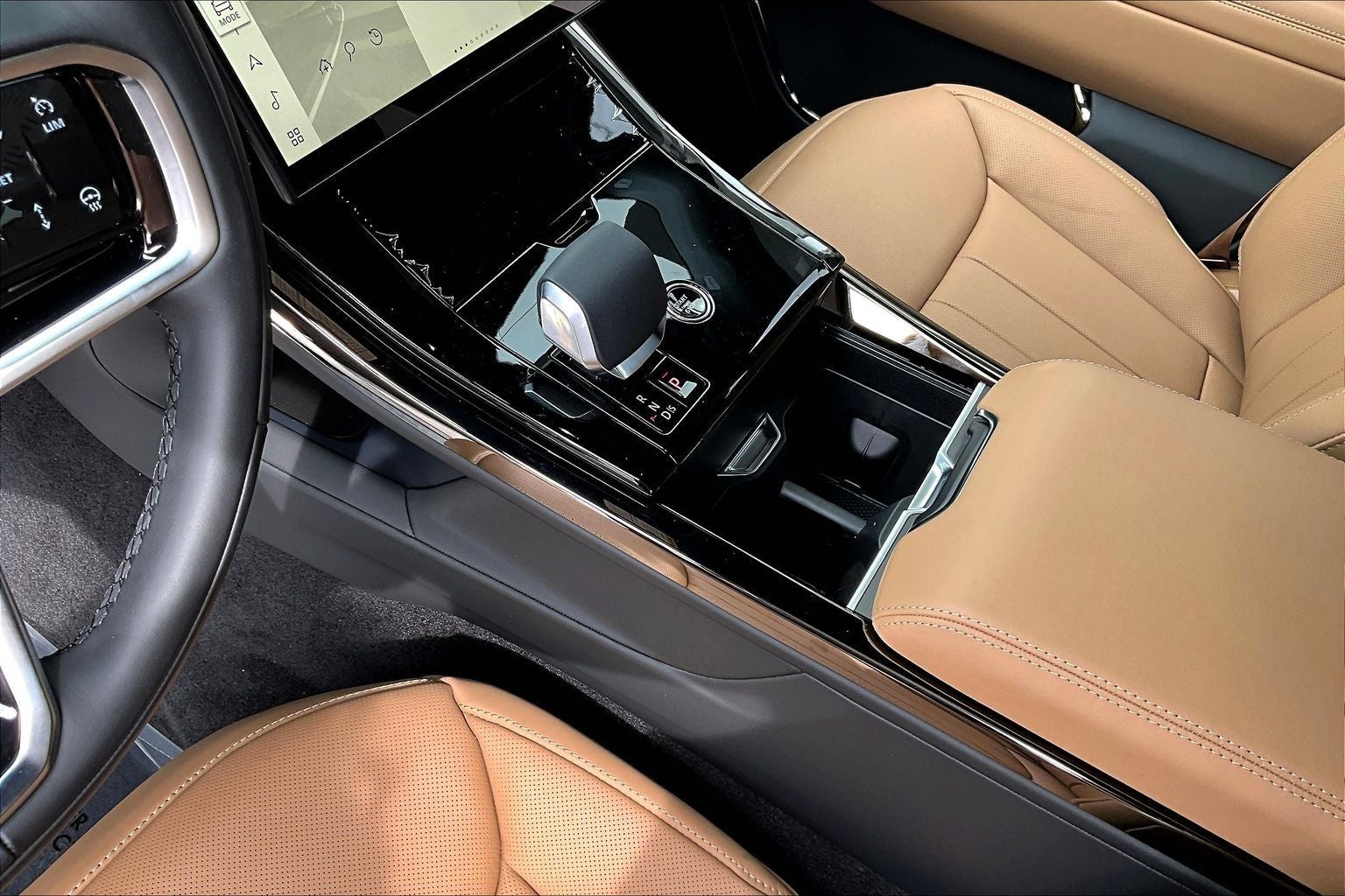 2026 Land Rover Range Rover Sport SE