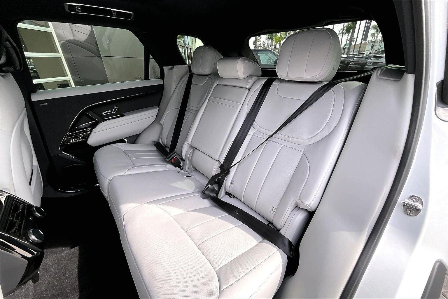 2026 Land Rover Range Rover Sport SE