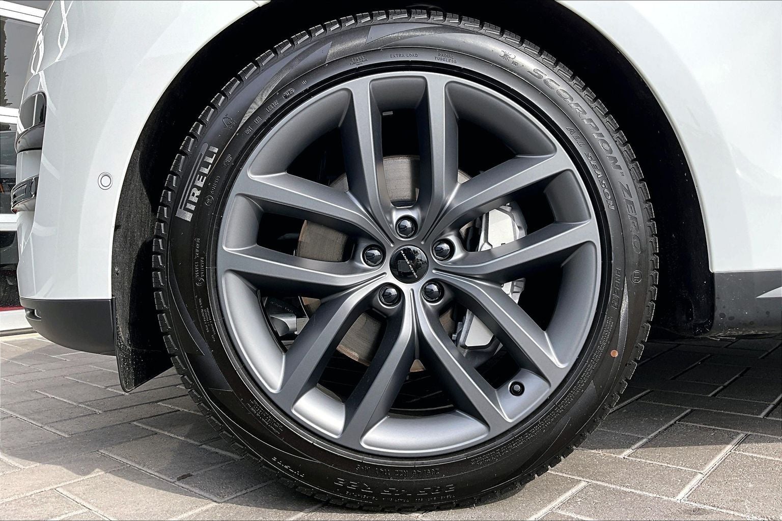 2026 Land Rover Range Rover Sport SE