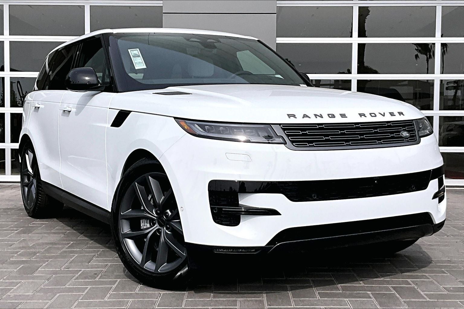 2026 Land Rover Range Rover Sport SE