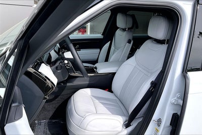 2026 Land Rover Range Rover Sport SE