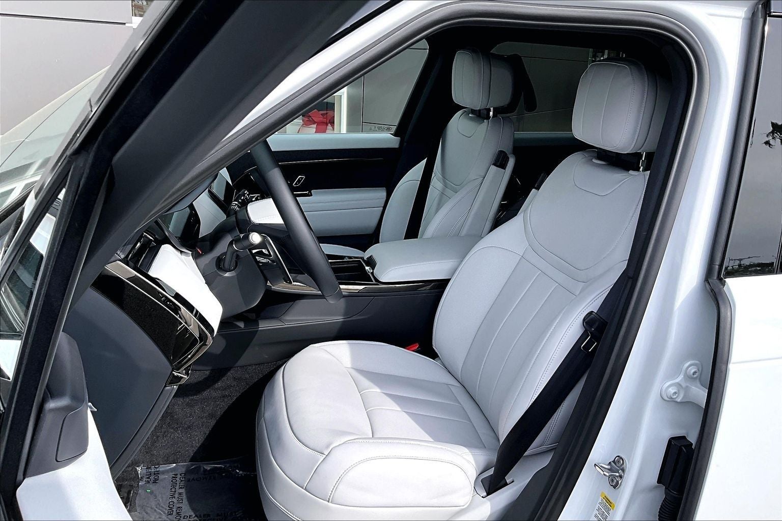 2026 Land Rover Range Rover Sport SE