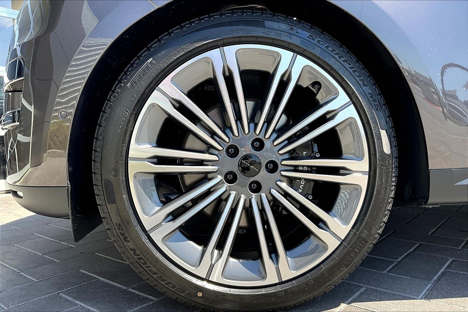 2026 Land Rover Range Rover Sport SE