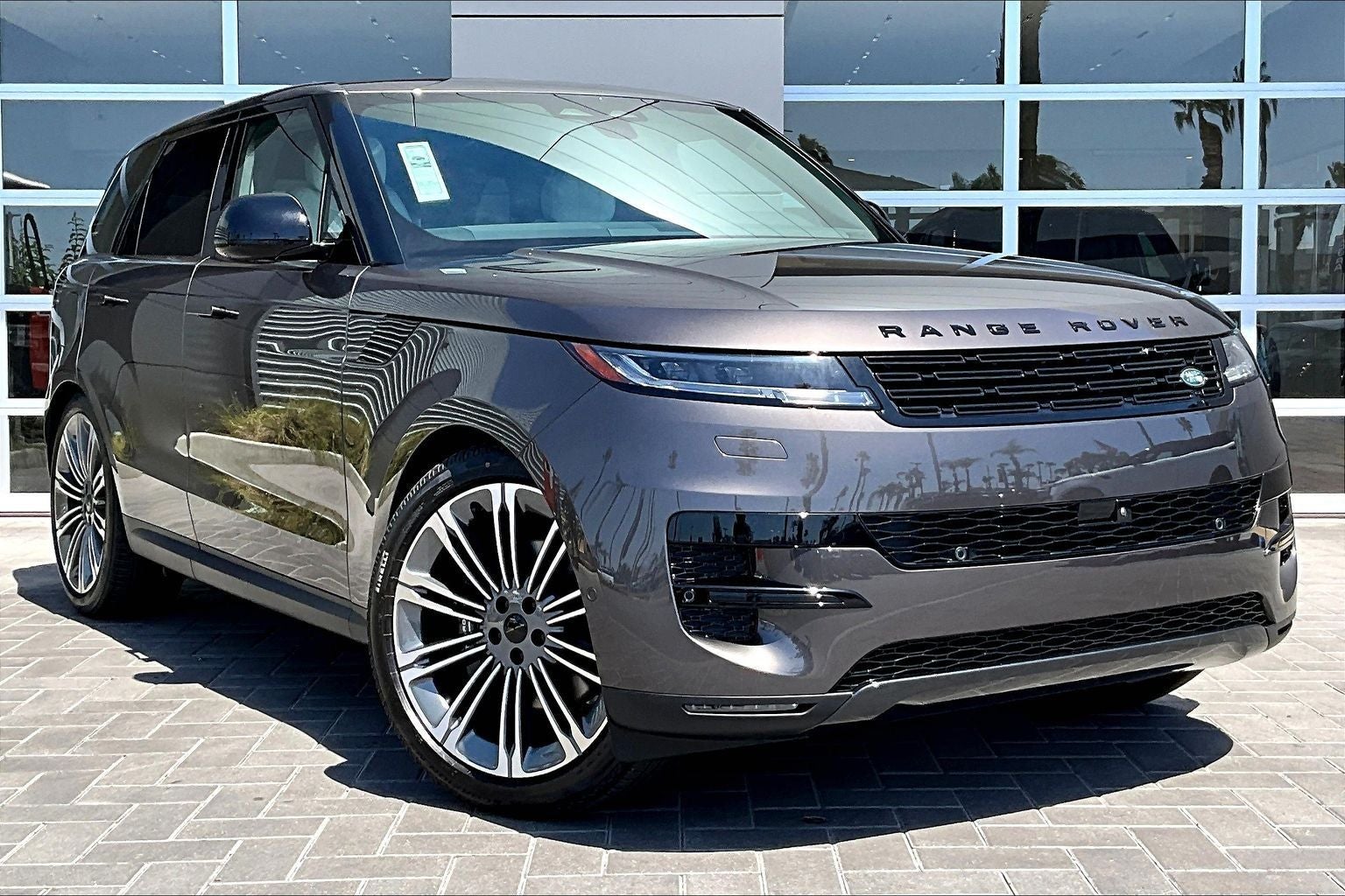 2026 Land Rover Range Rover Sport SE