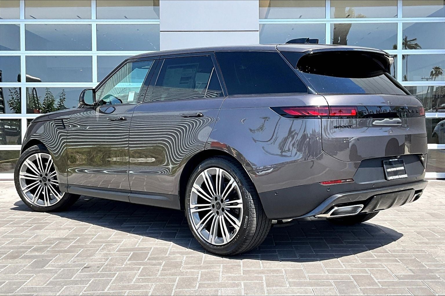 2026 Land Rover Range Rover Sport SE