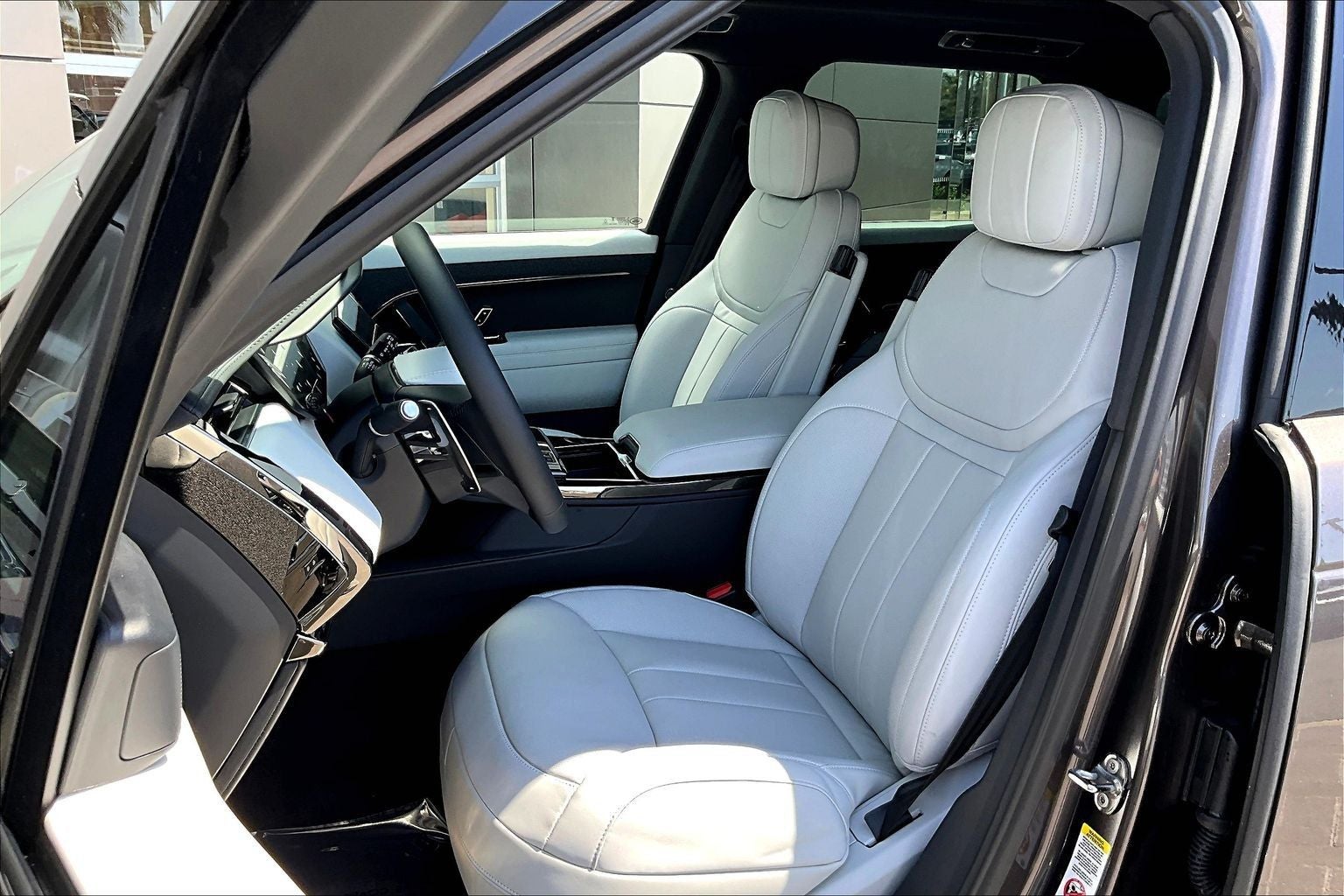 2026 Land Rover Range Rover Sport SE