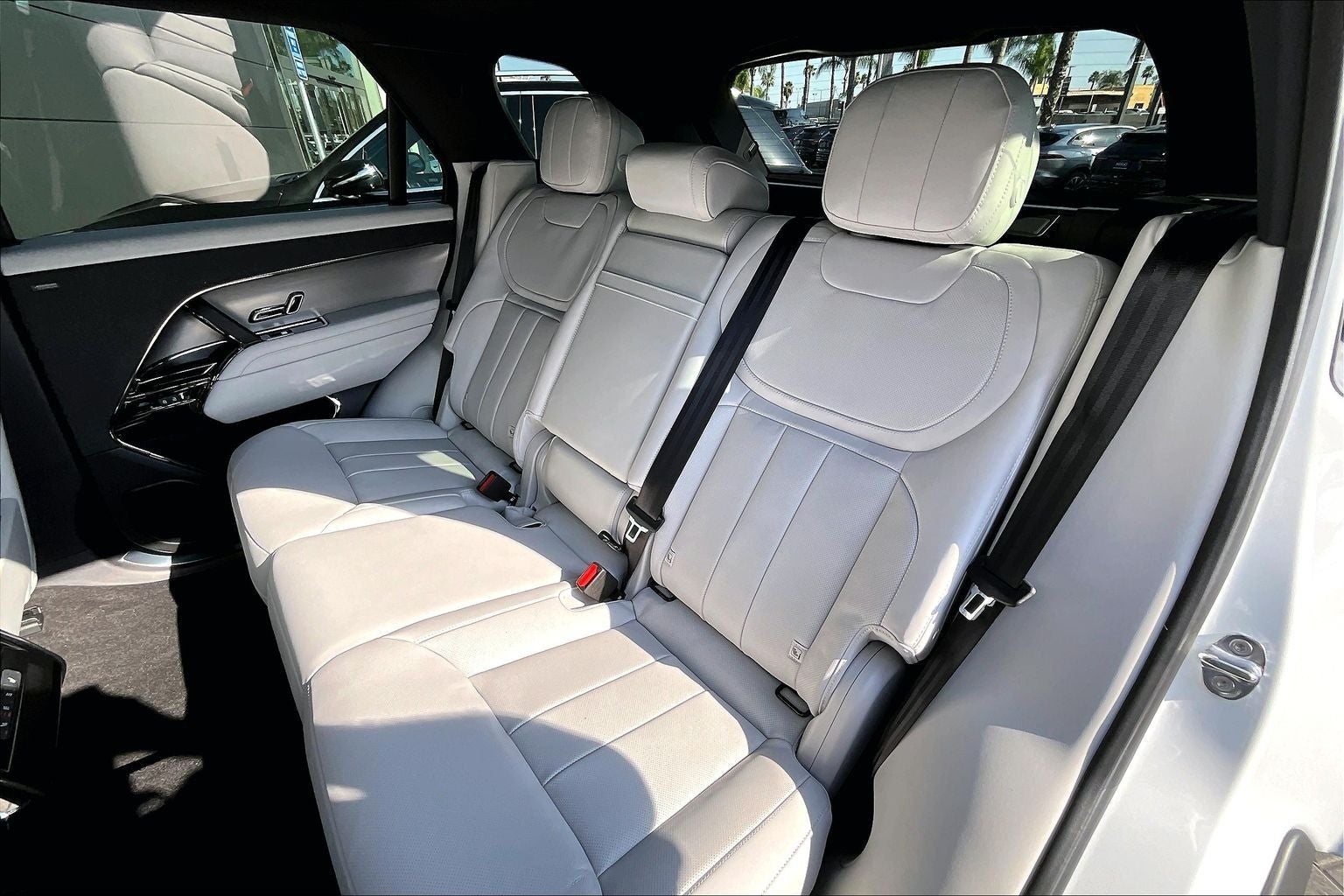 2026 Land Rover Range Rover Sport SE