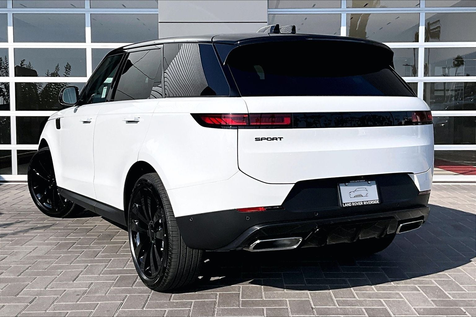 2026 Land Rover Range Rover Sport SE