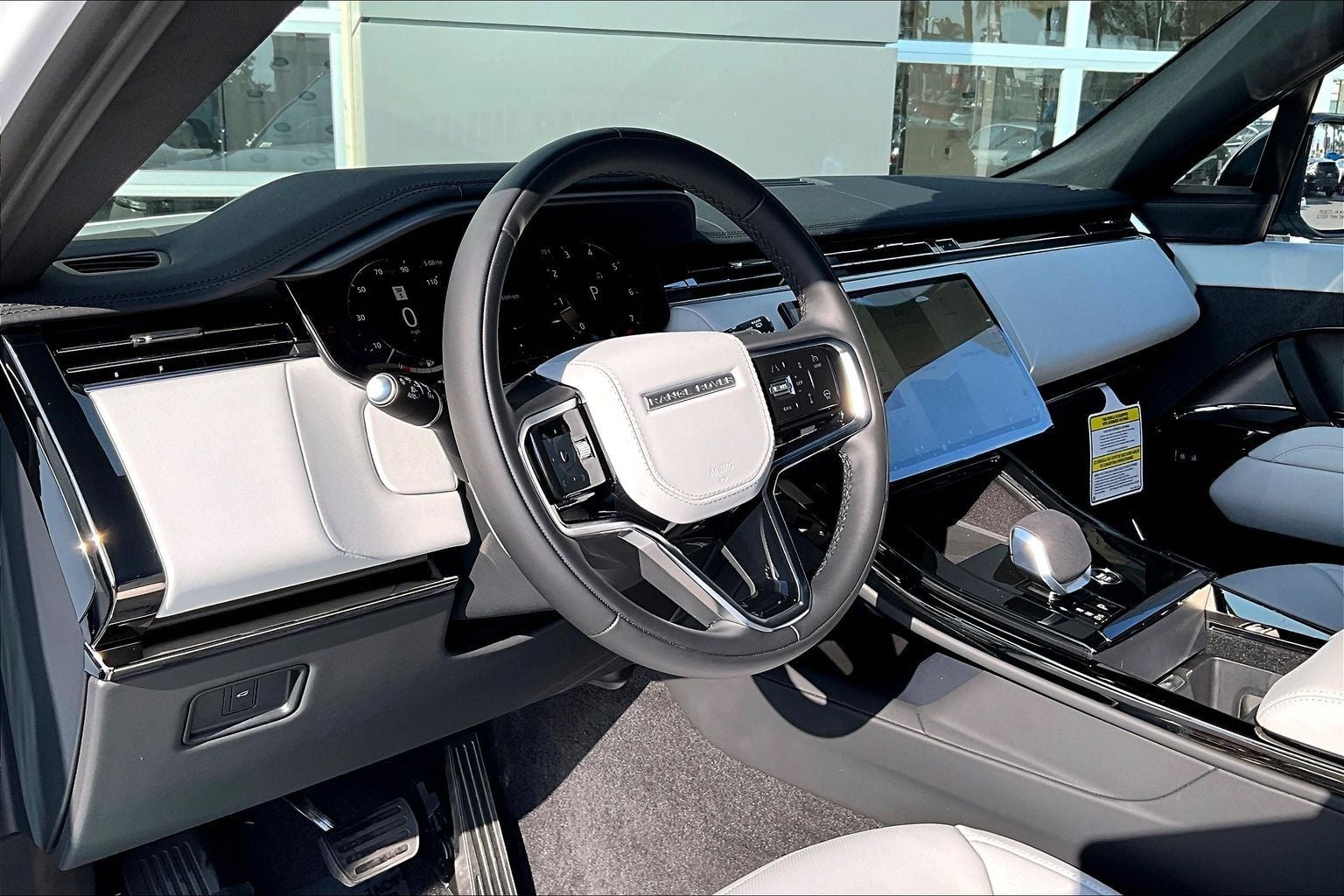 2026 Land Rover Range Rover Sport SE