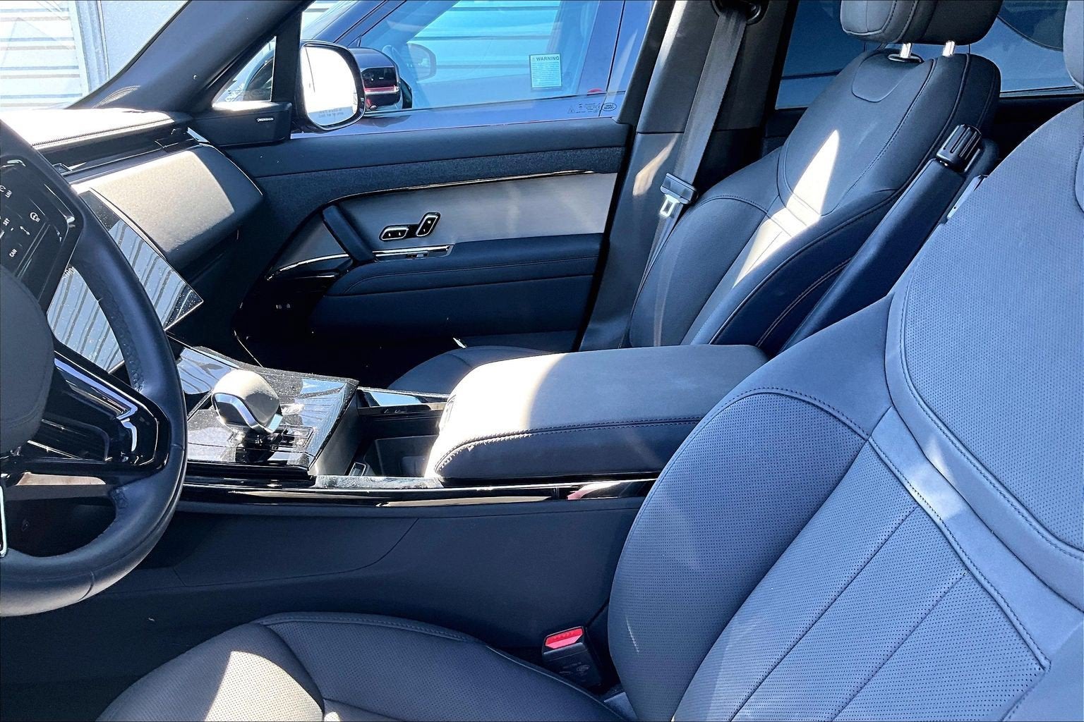 2025 Land Rover Range Rover Sport SE