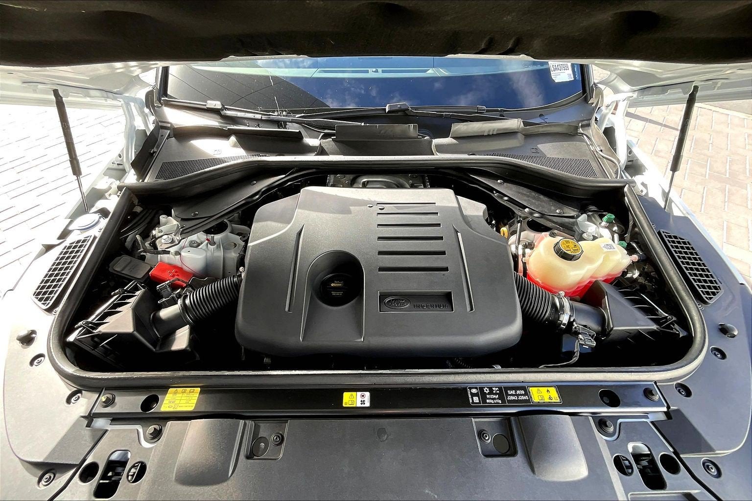 2025 Land Rover Range Rover Sport SE