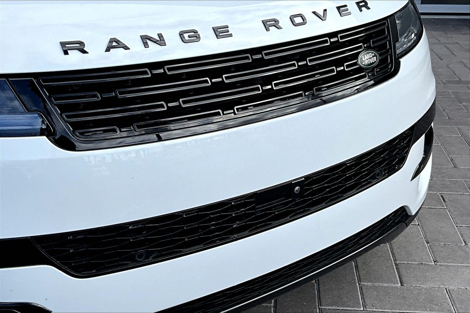 2025 Land Rover Range Rover Sport SE