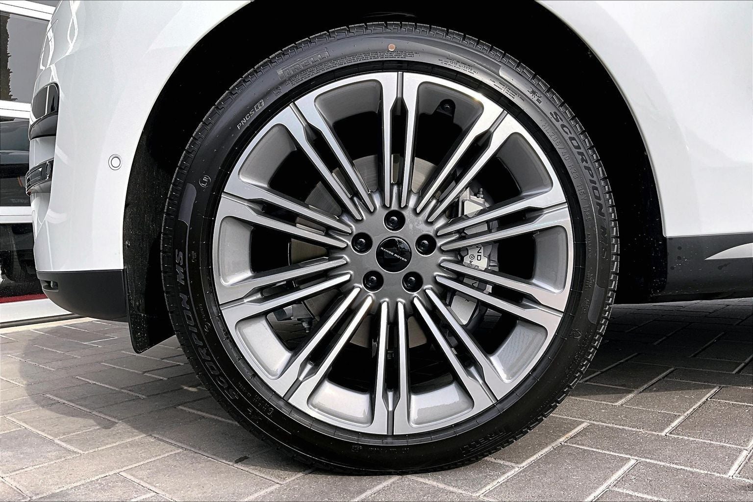 2026 Land Rover Range Rover Sport SE