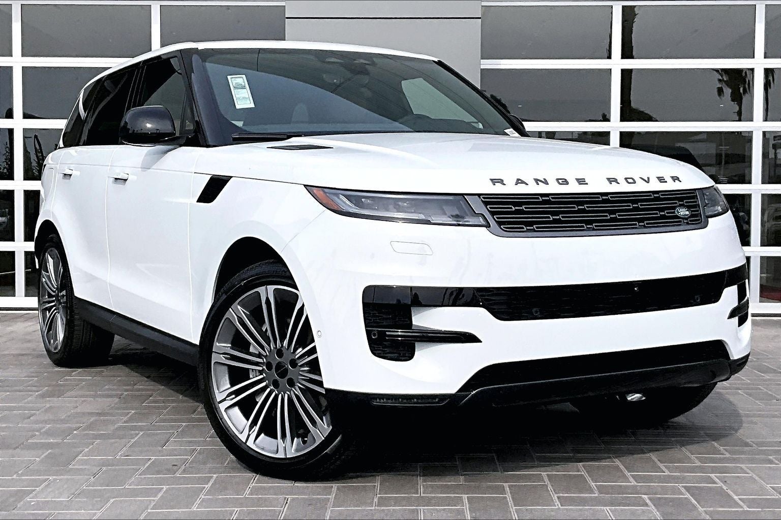 2026 Land Rover Range Rover Sport SE
