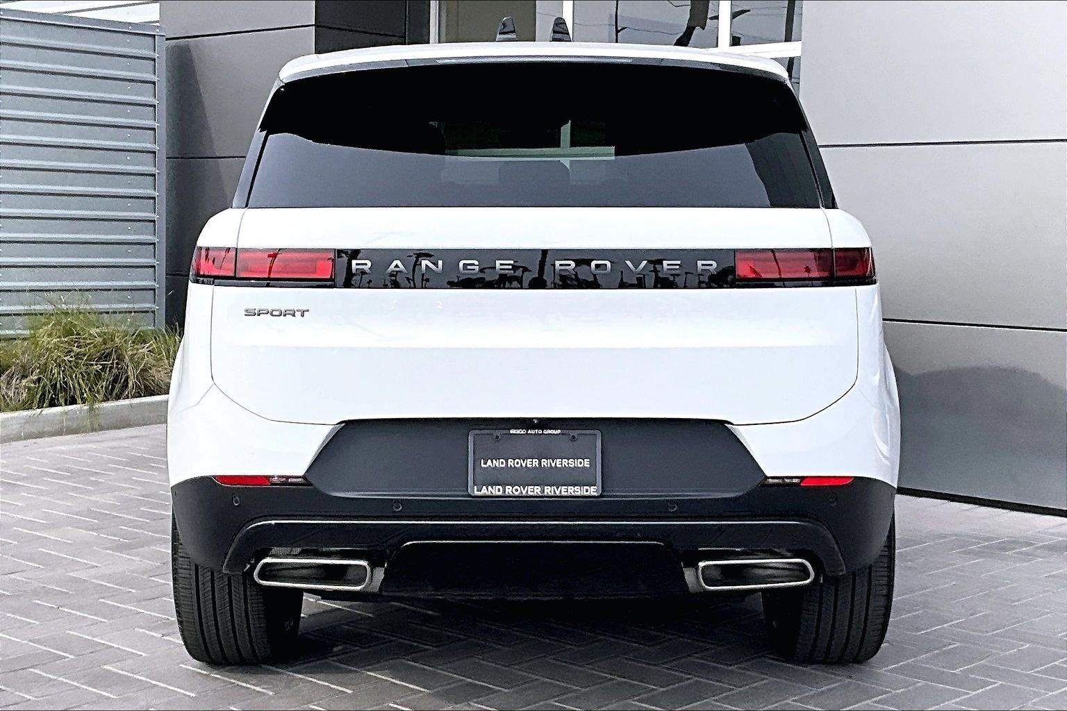 2026 Land Rover Range Rover Sport SE