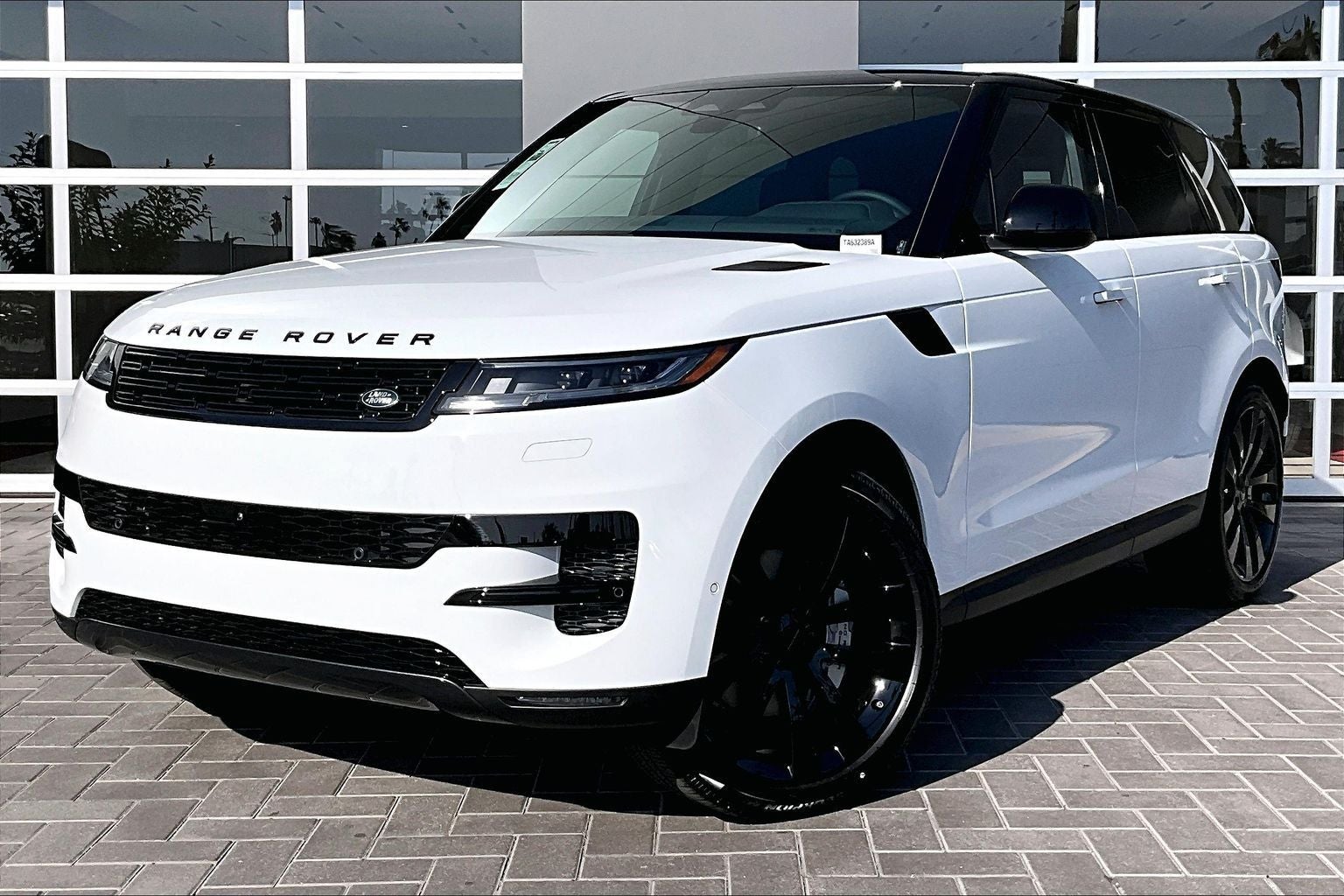 2026 Land Rover Range Rover Sport SE