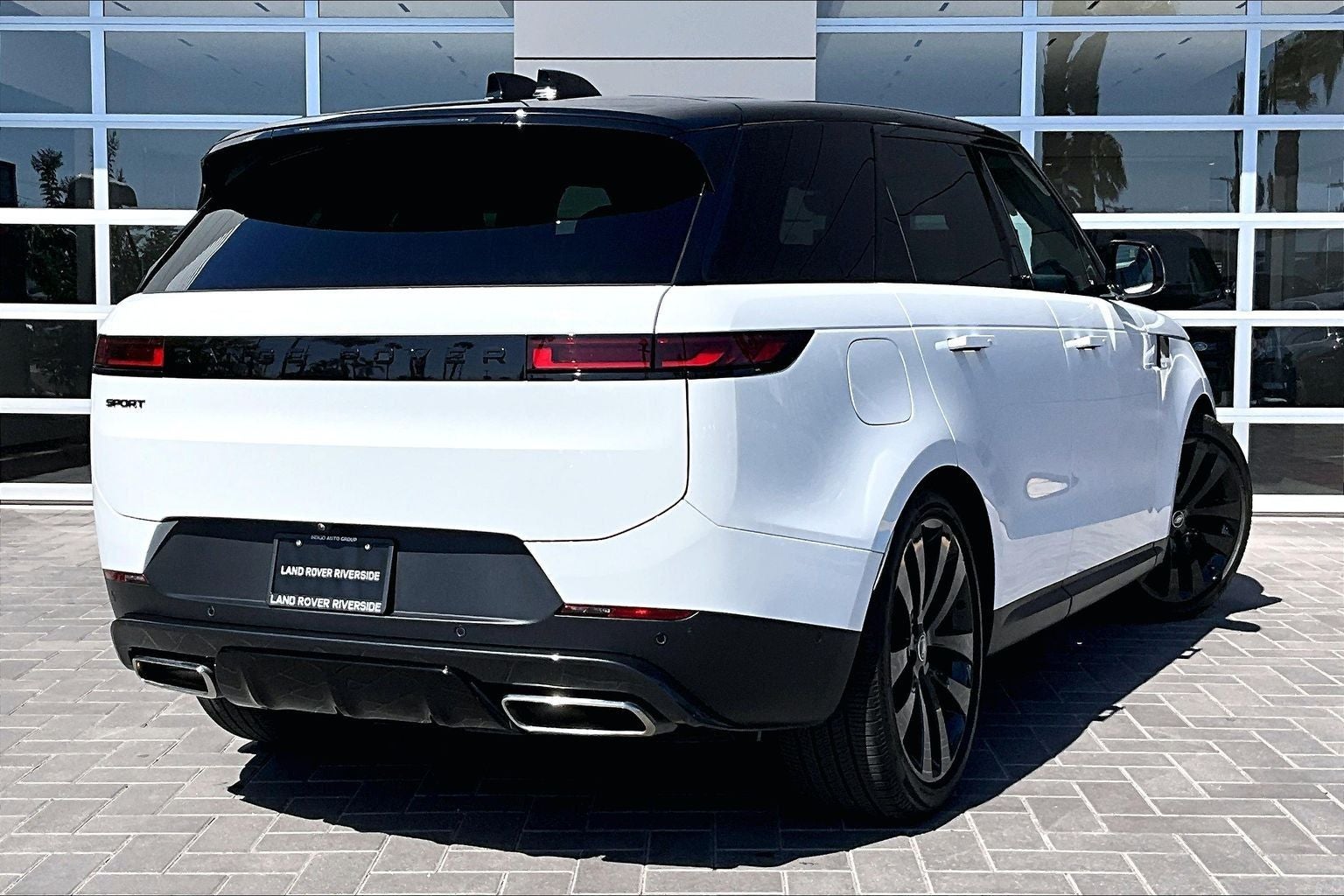 2025 Land Rover Range Rover Sport SE