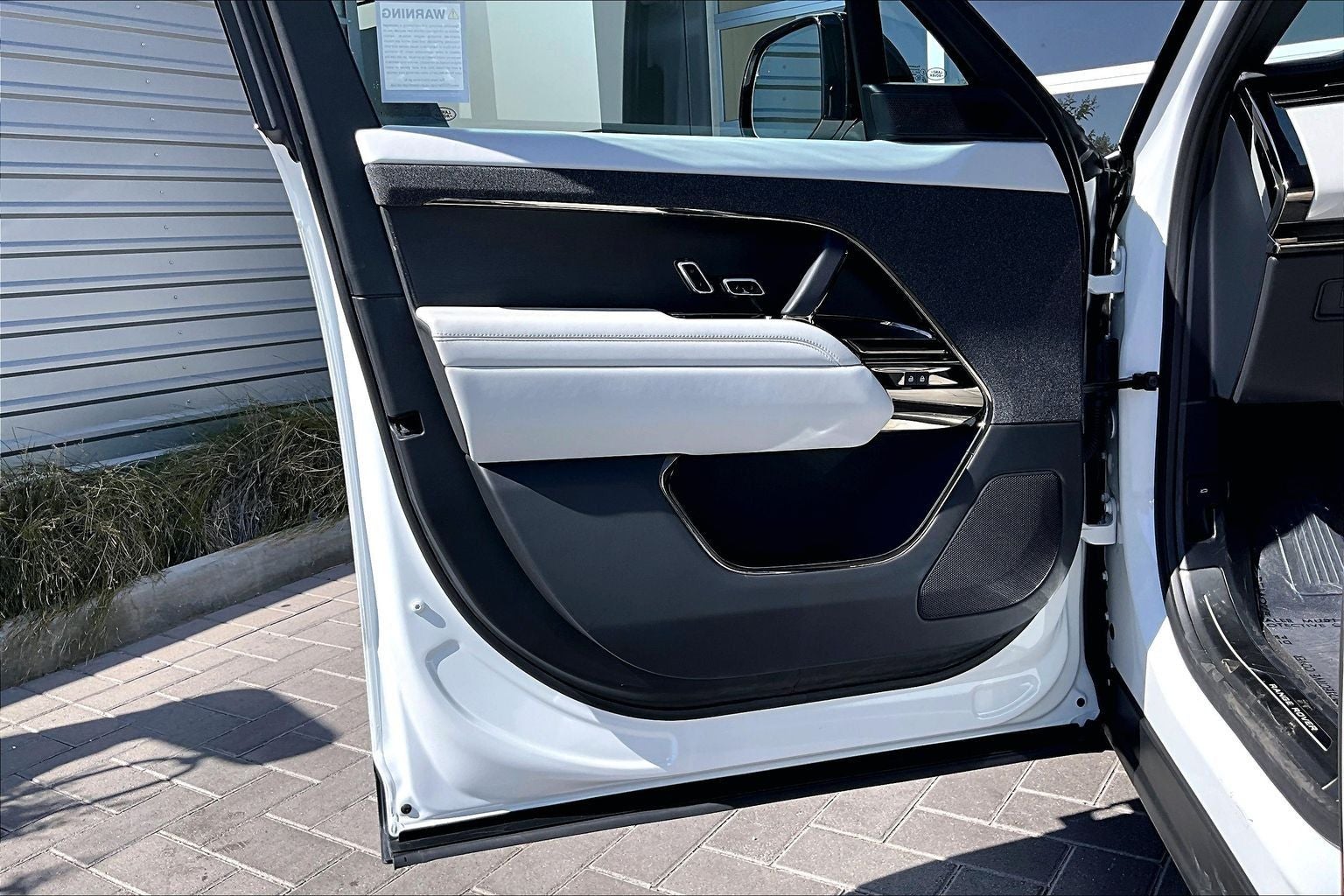 2025 Land Rover Range Rover Sport SE