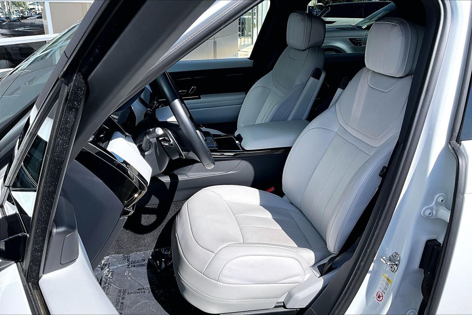 2025 Land Rover Range Rover Sport SE