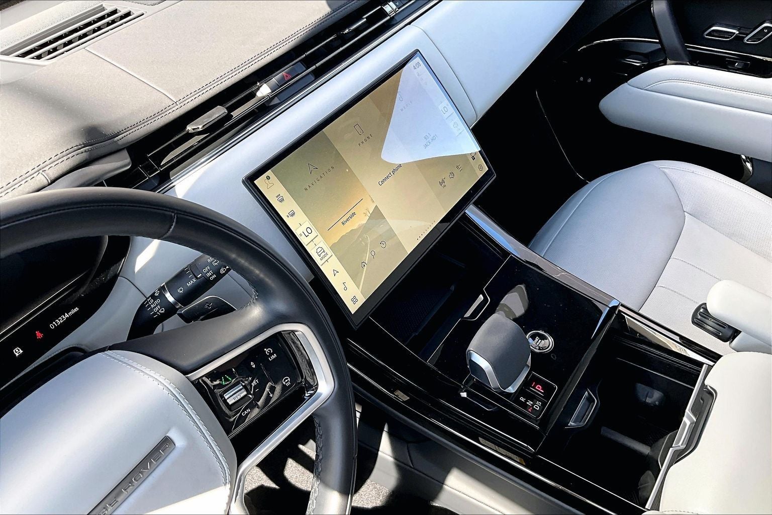 2025 Land Rover Range Rover Sport SE