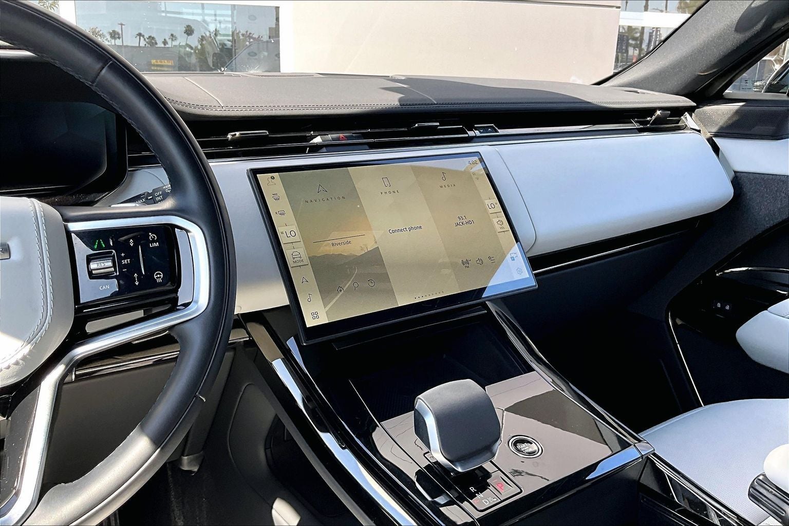 2025 Land Rover Range Rover Sport SE