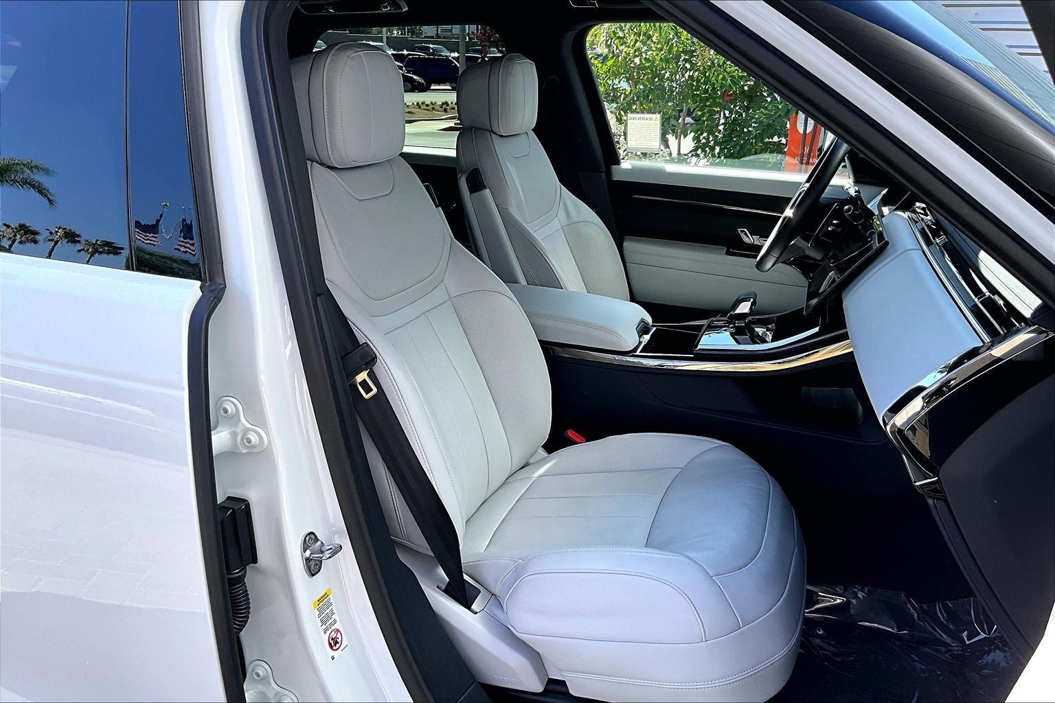 2025 Land Rover Range Rover Sport SE