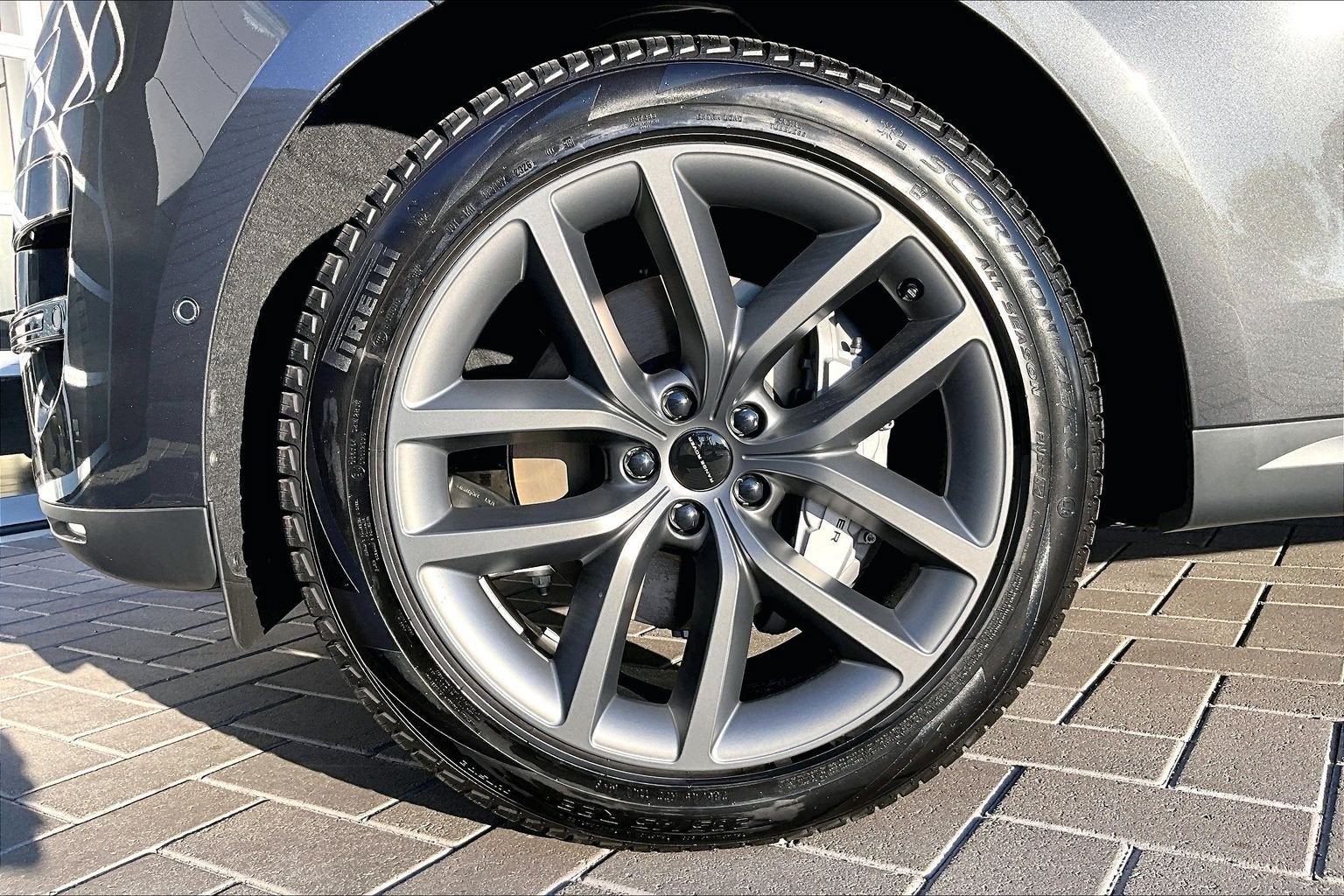 2027 Land Rover Range Rover Sport SE