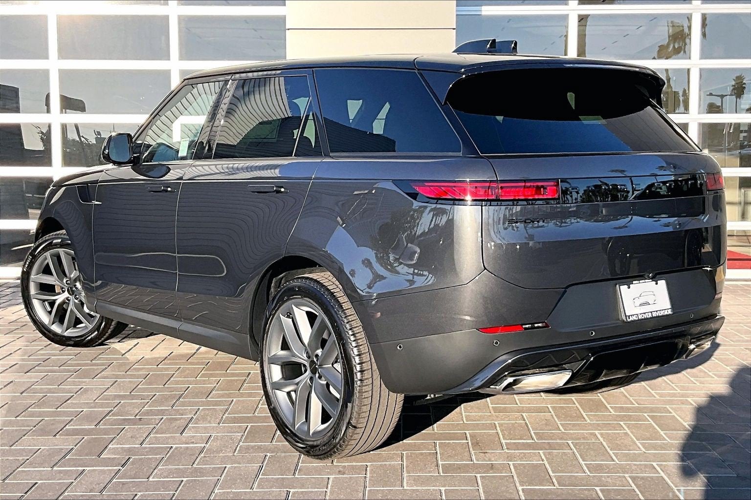 2027 Land Rover Range Rover Sport SE