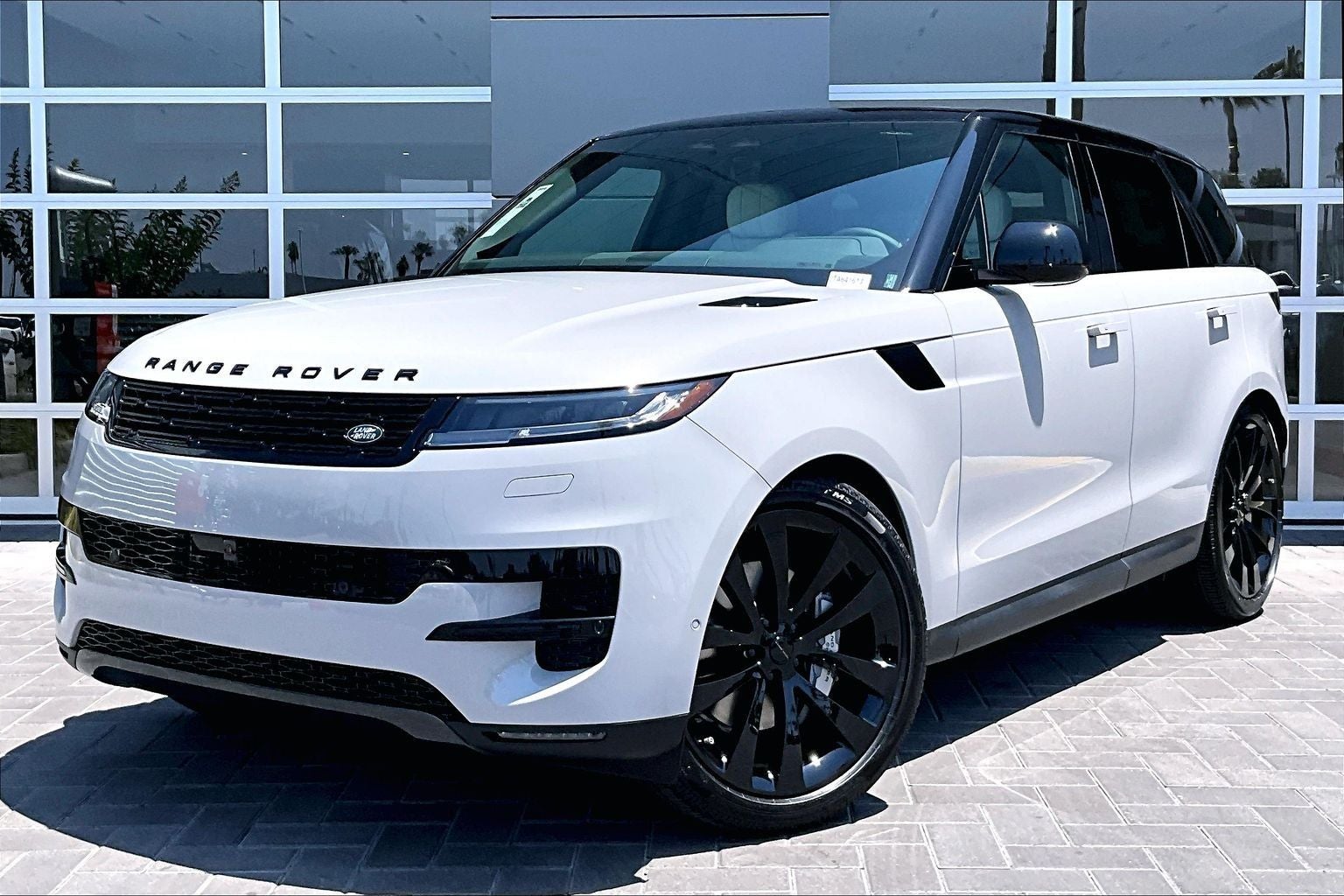2026 Land Rover Range Rover Sport SE