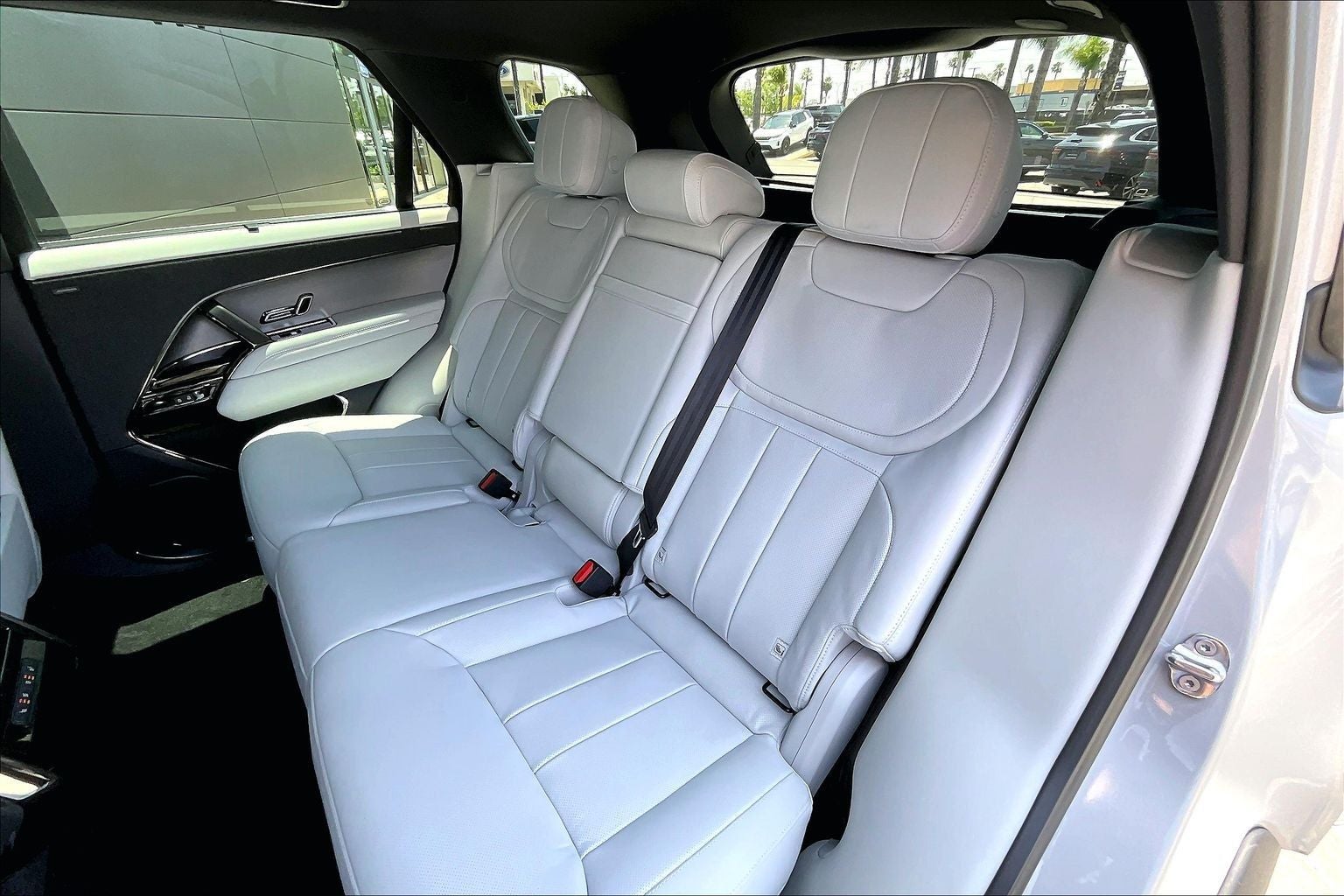 2026 Land Rover Range Rover Sport SE