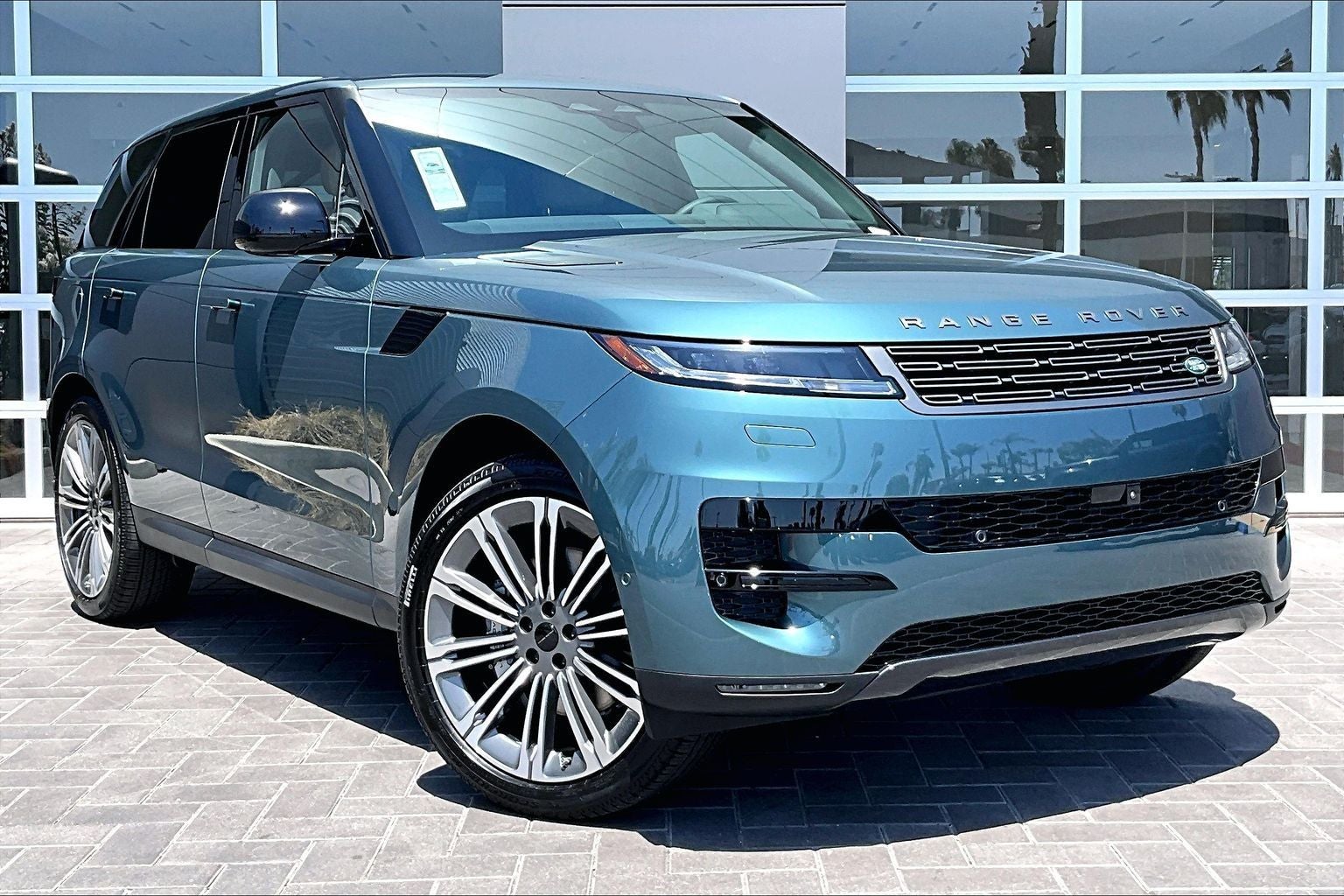 2026 Land Rover Range Rover Sport SE