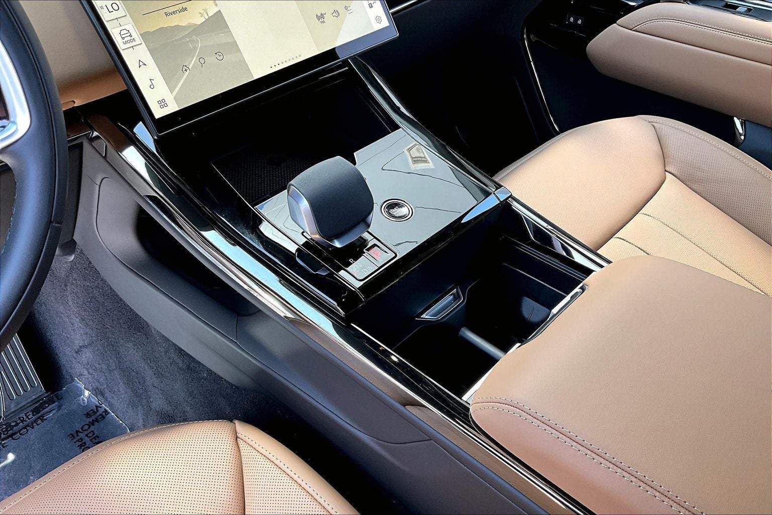 2026 Land Rover Range Rover Sport SE