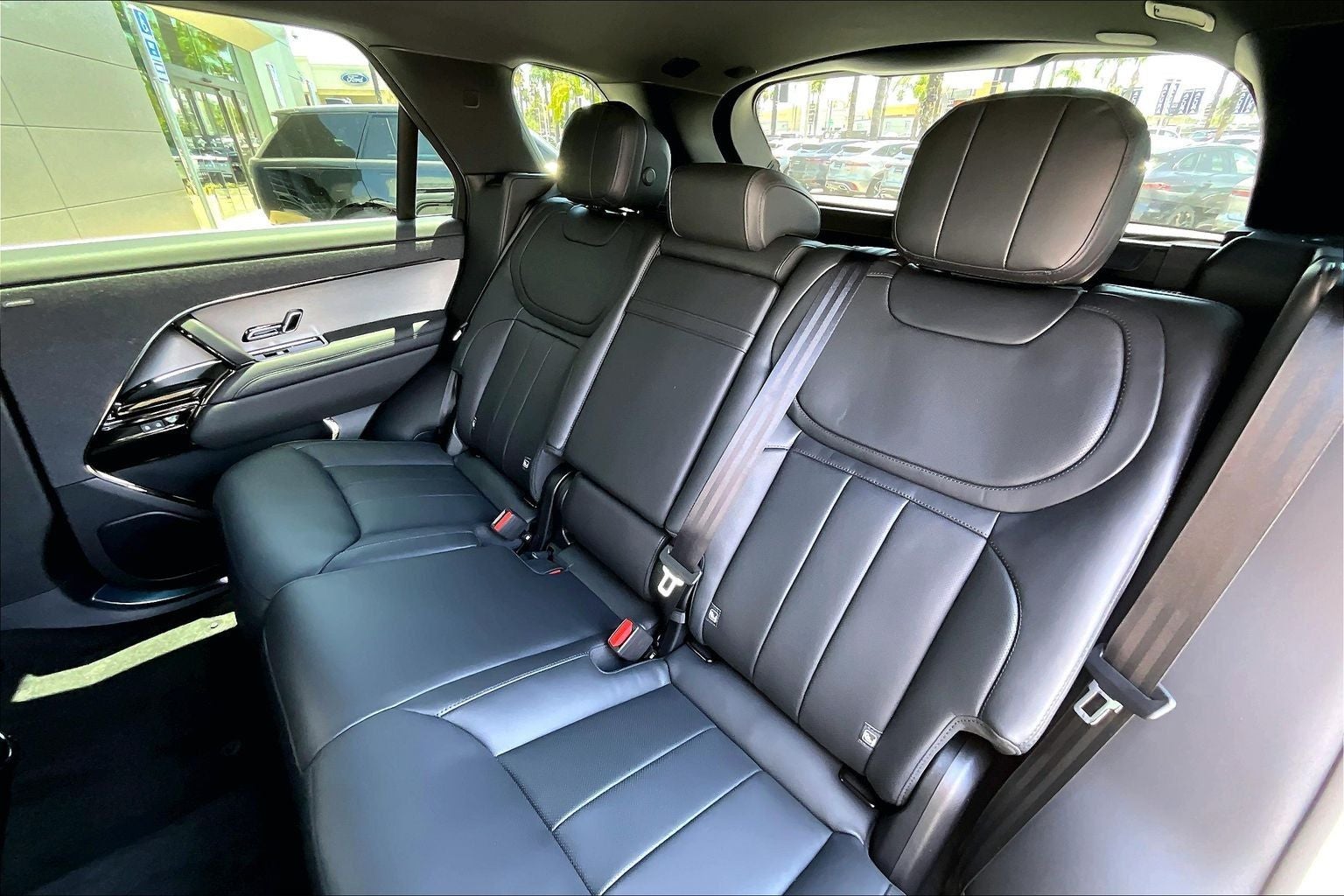 2026 Land Rover Range Rover Sport SE