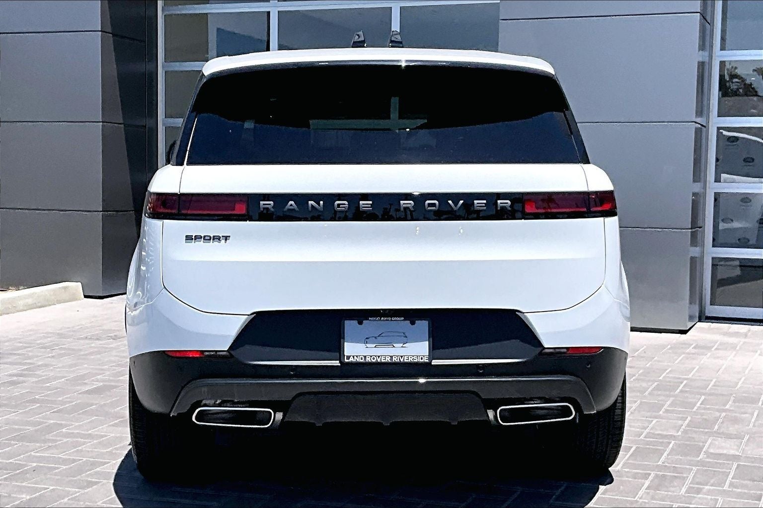 2026 Land Rover Range Rover Sport SE