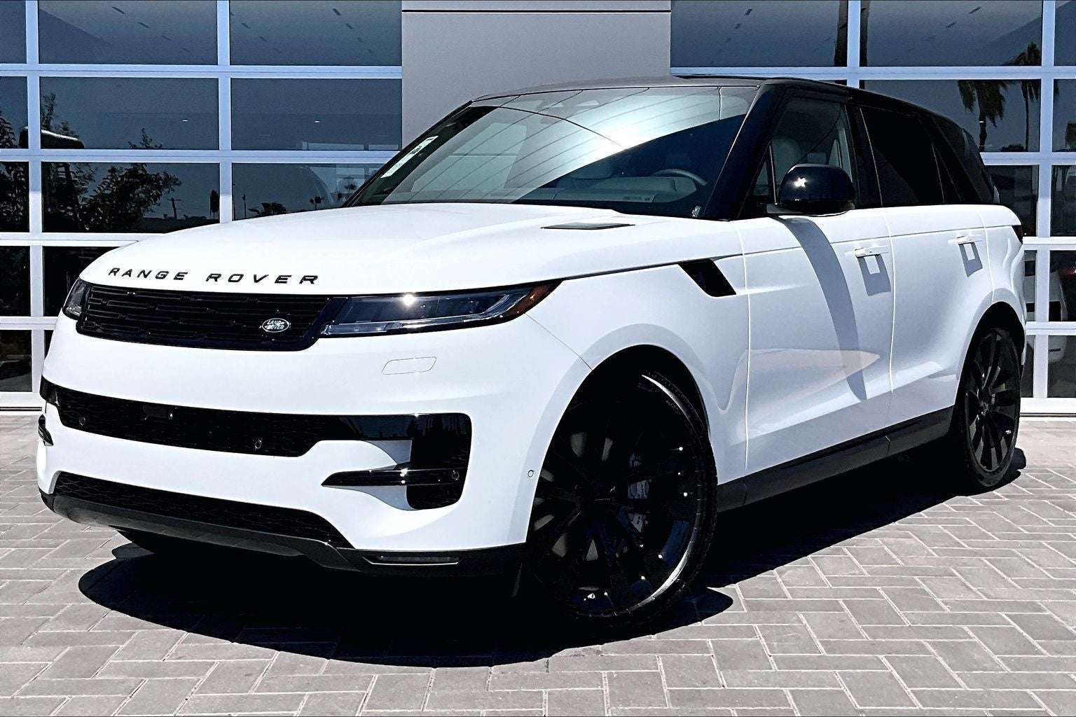 2026 Land Rover Range Rover Sport SE