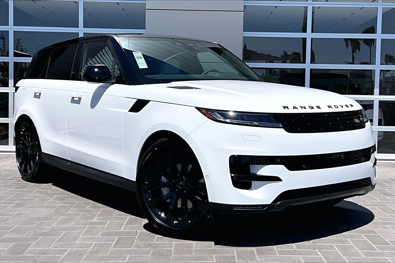 2026 Land Rover Range Rover Sport SE